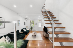 Stunning 3 Bedroom Terrace House in Vibrant Area, Sydney
